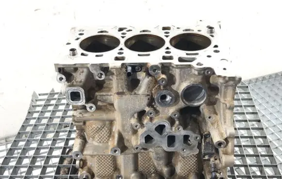 Mini Cooper Countryman F60 Engine block 8631944