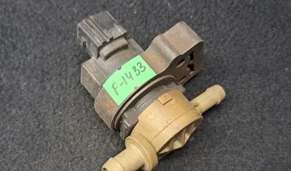 Mercedes-Benz C W203 Turbo solenoid valve 0004701593