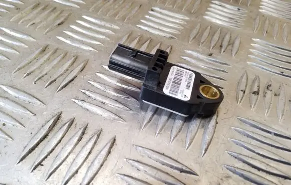 Mitsubishi Outlander Airbag deployment crash/impact sensor 8651A001