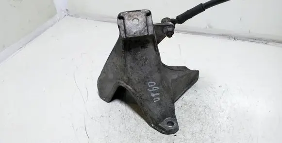 Volkswagen PASSAT B5.5 Engine mounting bracket 8E0199308D