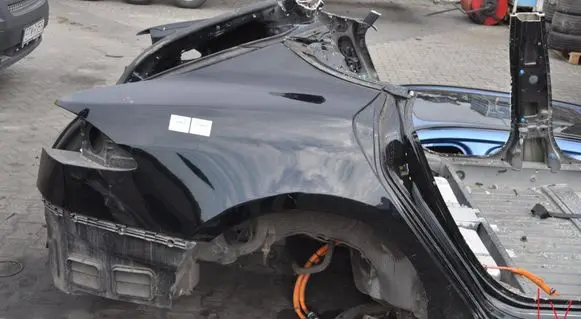 Tesla Model S Front quarter panel 