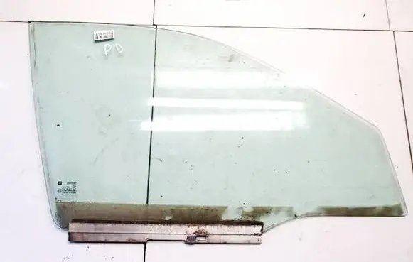 Opel Vectra B Front door window glass four-door as2