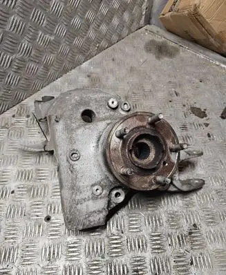 Jaguar XE Rear wheel hub spindle/knuckle 