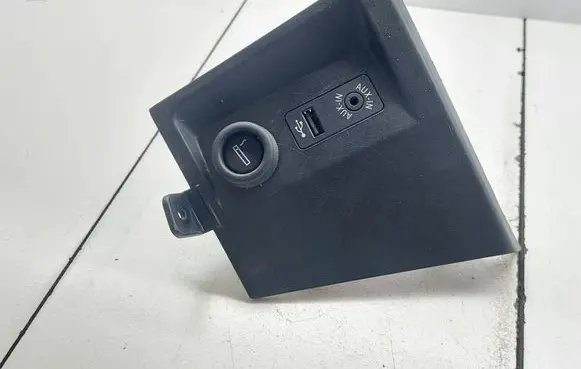 BMW X1 F48 F49 USB socket connector 932677005 9326770