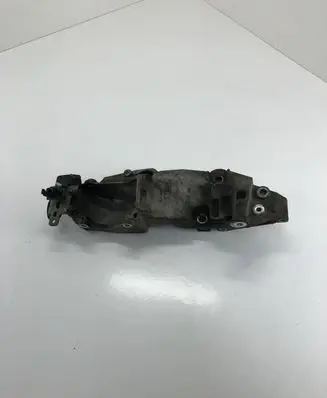 Nissan Qashqai Generator/alternator bracket 8200527320C 8200527320