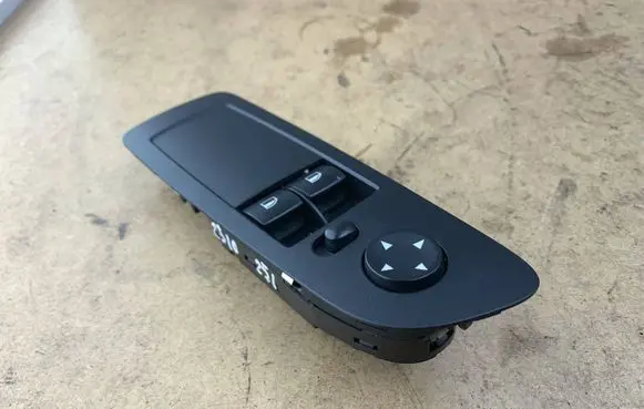 BMW 1 E81 E87 Electric window control switch 61319132099 61319155521 61319216520