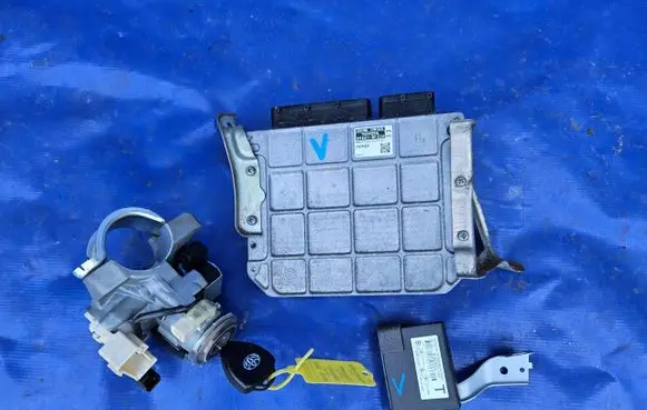 Toyota Verso Engine ECU kit and lock set 89661-0f332