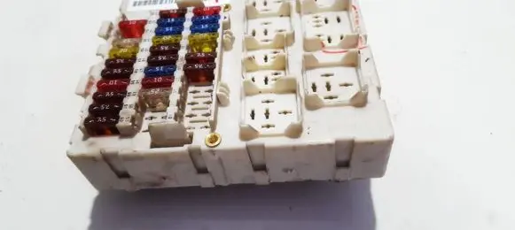 Ford Focus Fuse box set 518274204 2M5T14A073AC