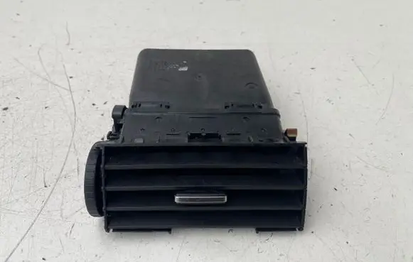 Ford C-MAX I Dash center air vent grill 3M51R014L21