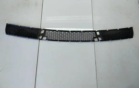 BMW X3 E83 Front bumper lower grill 51113400908