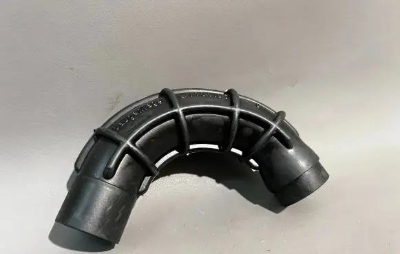 BMW 5 E34 Air intake duct part 1738185
