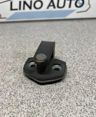 BMW 3 E36 Front door lock loop/hook striker 8105511