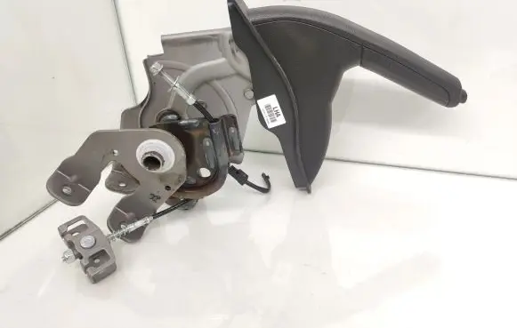 Hyundai Tucson TL Handbrake/parking brake lever assembly