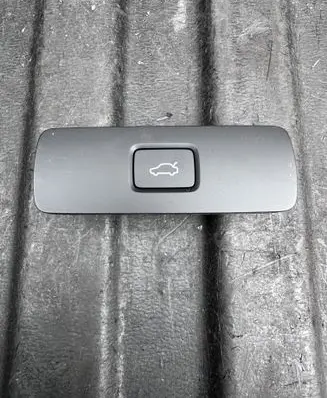 Volvo V60 Tailgate opening switch 32350330