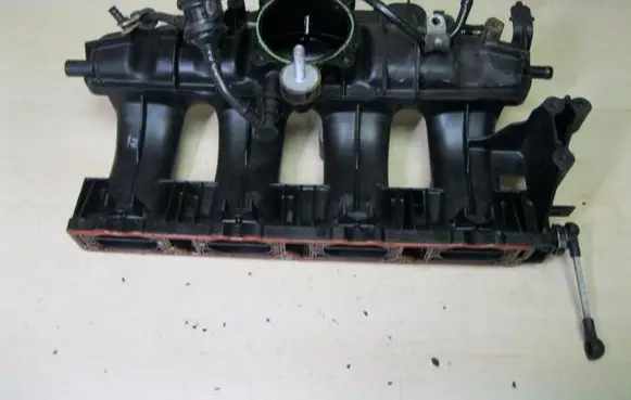 Audi A3 S3 8P Intake manifold 06F133185 VD3518