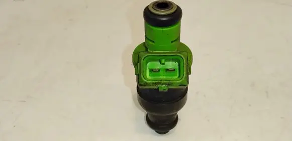Audi A6 S6 C5 4B Fuel injector 078133551BB