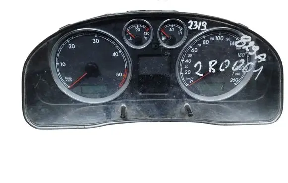 Volkswagen PASSAT B5.5 Speedometer (instrument cluster) 3B0920829A