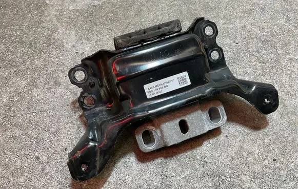 Audi A3 8Y Engine mount bracket 5Q0199555BD 17012022