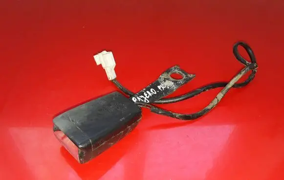Mitsubishi Pajero Front seatbelt buckle G3693