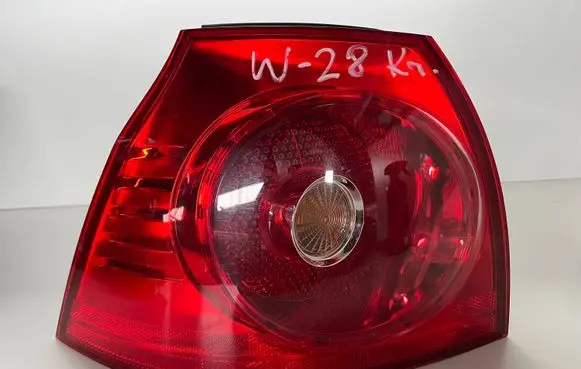 Volkswagen Golf V Rear/tail lights 1K6945095AC 89031704