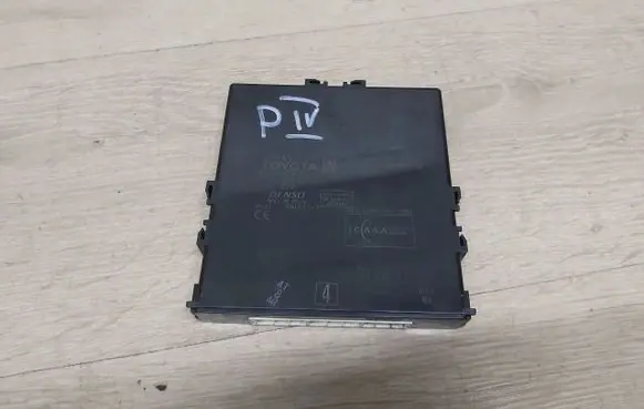 Toyota Prius (XW50) Trunk lid opening control unit 