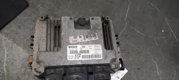Peugeot 206+ Engine control unit/module ECU 9647785580