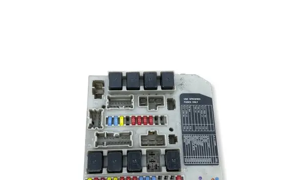Nissan Note (E11) Fuse module 284B7AX61A R0259 8J04