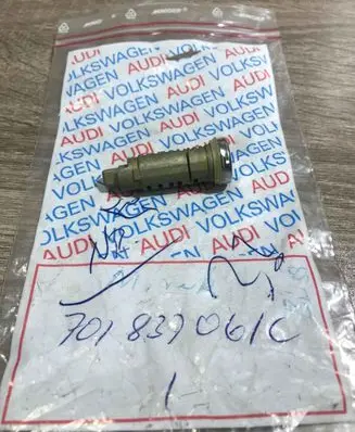 Volkswagen Bora Ignition lock 701839061C