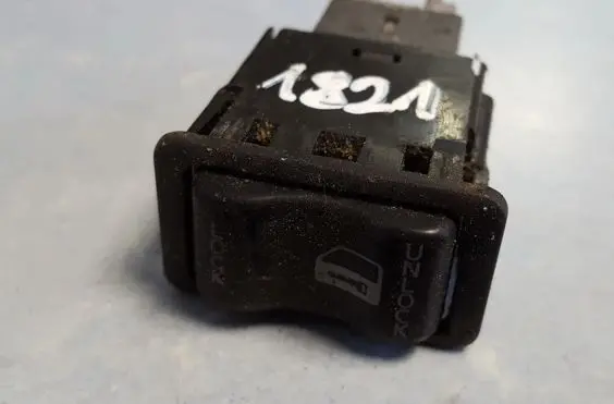 Nissan Primera Central locking switch button 