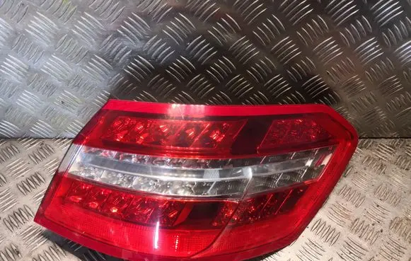 Mercedes-Benz E A207 Rear/tail lights 2129060658 A2129060658