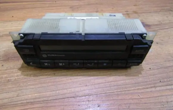 Volkswagen PASSAT B5 Climate control unit 3B1907044B 5HB007617-10