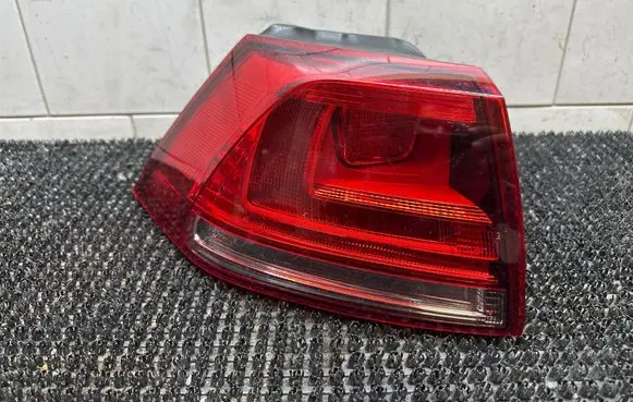 Volkswagen Golf VII Rear/tail lights 5G0945257A