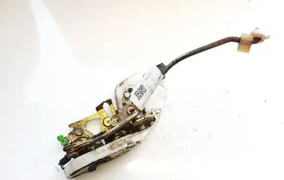 Mitsubishi Pajero Front door lock 
