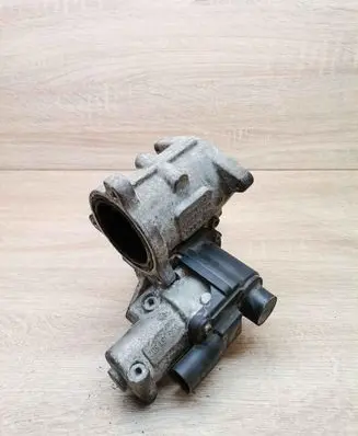 Volkswagen PASSAT B6 EGR valve 03G129637A
