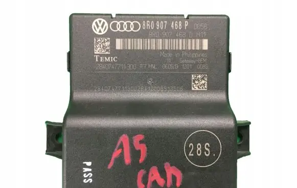 Audi A5 8T 8F Gateway control module 8R0907468P