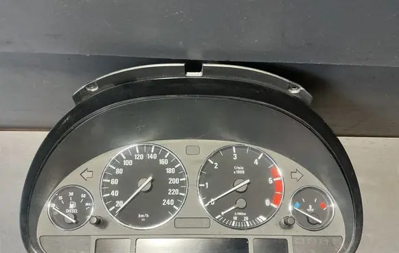 BMW 5 E39 Speedometer (instrument cluster) 8387043
