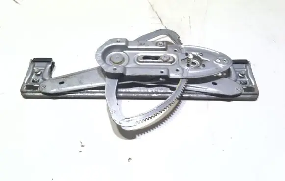 Ford Kuga I Rear window lifting mechanism without motor