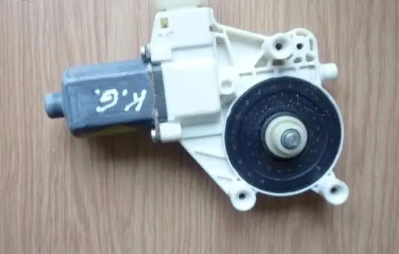 Ford S-MAX Rear door window regulator motor 0130822286 Z305