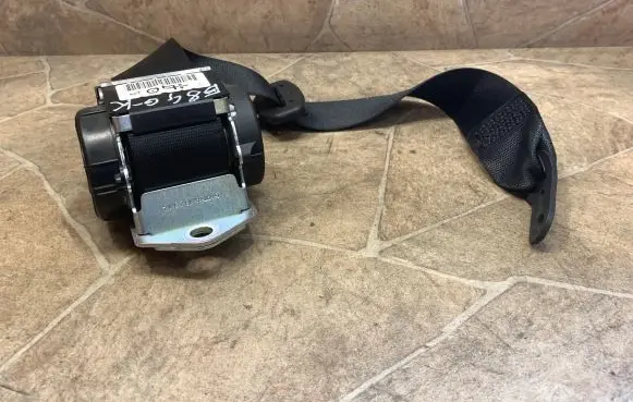 BMW X1 E84 Rear seatbelt 607051100E