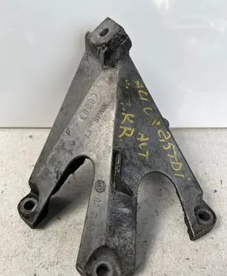 Audi A4 S4 B6 8E 8H Engine mounting bracket 8E0199307F
