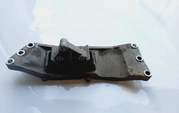 KIA Stinger Gearbox mounting bracket 