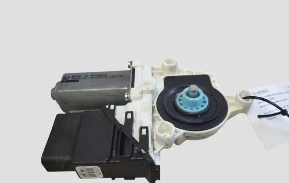 Skoda Octavia Mk2 (1Z) Rear door window regulator motor 996644101 7746010501 0536006001