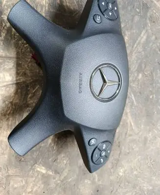 Mercedes-Benz C W204 Steering wheel airbag 310484596162AJ 0589P1001019 0008605602