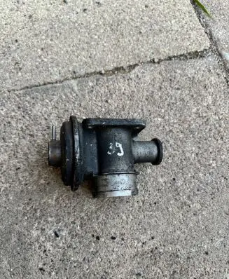 BMW 3 E46 EGR valve 7785452