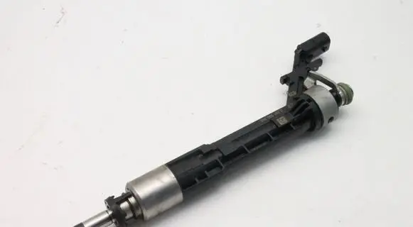 Audi A4 S4 B9 8W Fuel injector 06M906036K