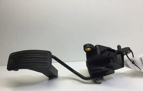 Nissan Navara Accelerator throttle pedal 