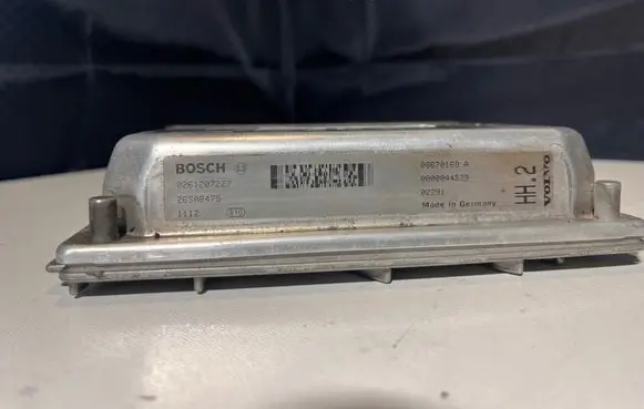 Volvo S80 Engine control unit/module 08670169A