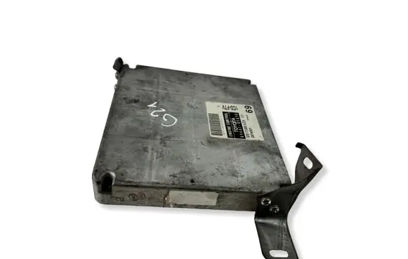 Toyota Avensis T250 Engine control unit/module 8966105690 1758006326 MB1758006326