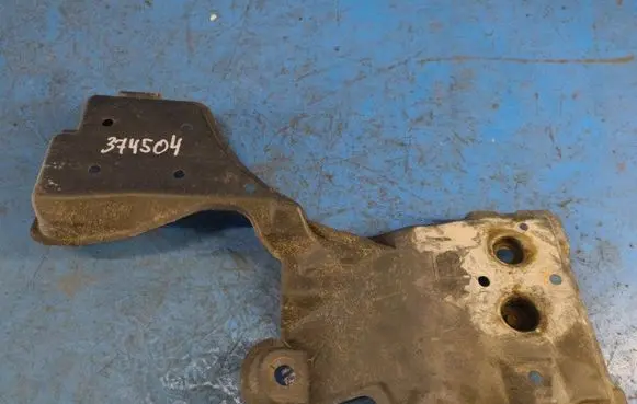 Toyota Prius (XW30) Engine splash shield/under tray 5762747010