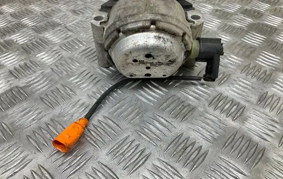 Engine mount bracket